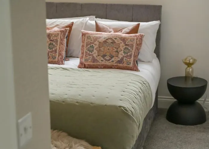 Superior One-Bedroom Apartment